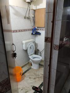 Bathroom Image of 753 Sq.ft 1 BHK Apartment / Flat for rent in DDA Sector Pocket B C, Vasant Kunj New Delhi for Rs. 27000