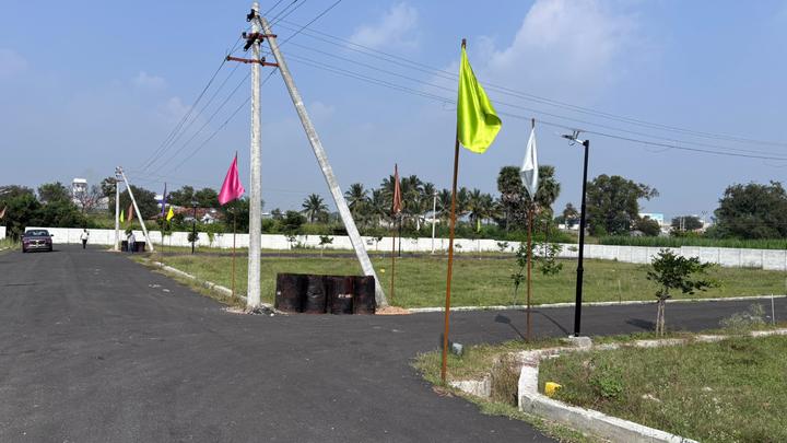 Karamadai Main Image 1