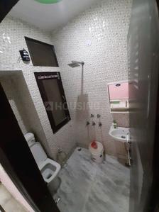 Bathroom Image of 550 Sq.ft 2 BHK Builder Floor for rent in Uttam Nagar New Delhi for Rs. 11000