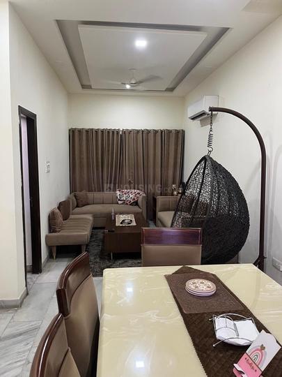 16A, Sector 16 Main Image 1