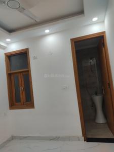 Bedroom Image of 900 Sq.ft 3 BHK Builder Floor for rent in Sheikh Sarai New Delhi for Rs. 40000