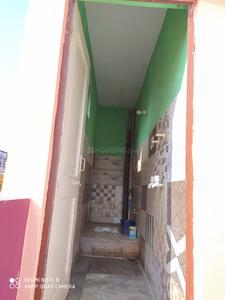 Bathroom Image of 850 Sq.ft 2 BHK Apartment / Flat for rent in Garhi New Delhi for Rs. 25000