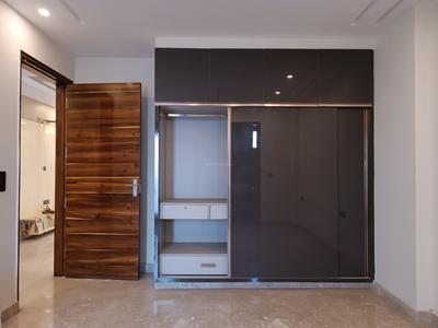 Bedroom Image of 1800 Sq.ft 3 BHK Builder Floor for sale in Paschim Vihar New Delhi for Rs. 35000000