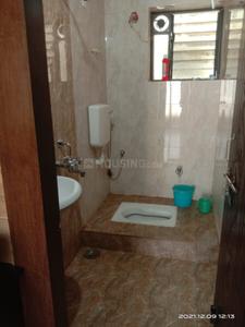 Bathroom Image of 955 Sq.ft 3 BHK Apartment / Flat for rent in Emaar Madan Ratan City, Manewada Nagpur for Rs. 21000