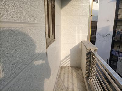 Balcony Image of 900 Sq.ft 2 BHK Builder Floor for sale in Krishna Nagar New Delhi for Rs. 12000000