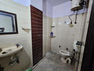 Bathroom Image of Queen's PG in Garhi, New Delhi