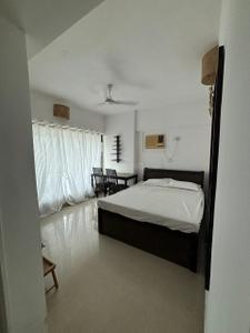 Bedroom Image of 1350 Sq.ft 3 BHK Apartment / Flat for sale in Worli Mumbai for Rs. 33000000