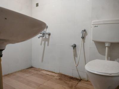 Bathroom Image of 2070 Sq.ft 4 BHK Apartment / Flat for rent in Manito Commanders Marvel, Anantapura Bengaluru for Rs. 45000