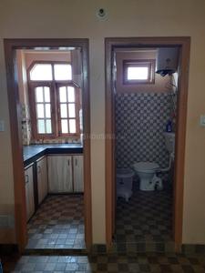Bathroom Image of 650 Sq.ft 1 BHK Independent House for rent in Panthaghati Shimla for Rs. 8000