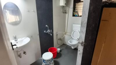 Image of 750 Sq.ft 2 BHK Apartment / Flat for sale in Shah Arcade III, Malad East, Mumbai for Rs. 17500000