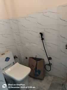 Bathroom Image of 900 Sq.ft 3 BHK Independent House for rent in Subhash Nagar Colony Bareilly for Rs. 8000