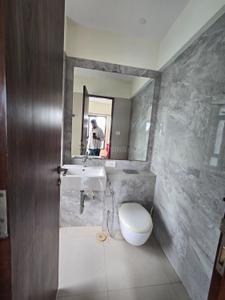 Bathroom Image of 900 Sq.ft 2 BHK Apartment / Flat for sale in The Atmosphere Phase 1, Mulund West Mumbai for Rs. 18000000