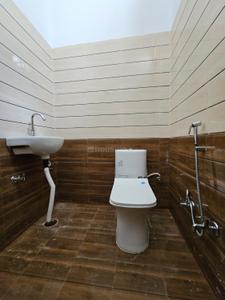 Bathroom Image of 2000 Sq.ft 3 BHK Builder Floor for rent in Vrindavan Yojana Lucknow for Rs. 16000