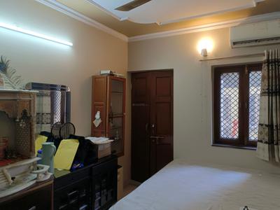 Bedroom Image of 700 Sq.ft 2 BHK Apartment / Flat for rent in Pitampura New Delhi for Rs. 35000