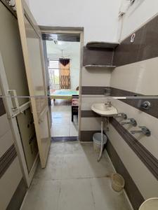 Bathroom Image of 500 Sq.ft 1.5 BHK Builder Floor for rent in Huda Sectors Panipat for Rs. 10000