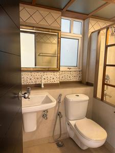 Bathroom Image of 2099 Sq.ft 3 BHK Apartment / Flat for sale in Prestige Neptunes Courtyard, Marine Drive Kochi for Rs. 28000000