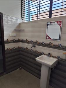 Bathroom Image of 1500 Sq.ft 2 BHK Independent House for rent in Housing Board Colony Hindupur for Rs. 16000