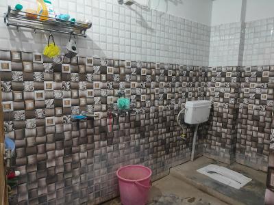 Bathroom Image of 2500 Sq.ft 2 BHK Builder Floor for sale in Basant Vihar Colony Lucknow for Rs. 5900000