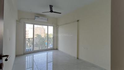 Bedroom Image of 735 Sq.ft 2 BHK Apartment / Flat for rent in Kukreja Golfscappe, Chembur Mumbai for Rs. 75000