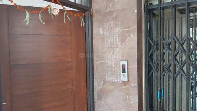Balcony Image of 900 Sq.ft 2 BHK Apartment / Flat for rent in Aliganj Lucknow for Rs. 17000