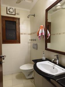 Bathroom Image of 1500 Sq.ft 3 BHK Apartment / Flat for sale in DDA Narmada Apartment, Alaknanda New Delhi for Rs. 29500000