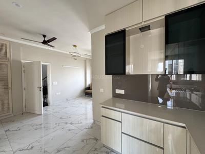 Kitchen Image of 1600 Sq.ft 2.5 BHK Builder Floor for rent in Central Park Cerise Floors, Sector 33 Sohna for Rs. 32000