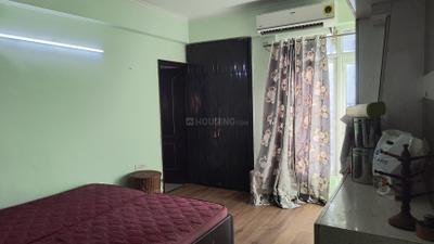 Bedroom Image of 1349 Sq.ft 3 BHK Apartment / Flat for rent in Gardenia Glory, Sector 46 Noida for Rs. 45000
