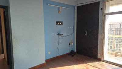 Bedroom Image of 1250 Sq.ft 2 BHK Apartment / Flat for sale in Mahagun Mascot, Crossings Republik Ghaziabad for Rs. 8600000