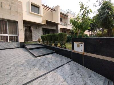 Image of 3240 Sq.ft 5 BHK Villa for sale in Vatika Signature Villas, Sector 82, Gurgaon for Rs. 95000000
