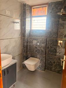 Bathroom Image of 2230 Sq.ft 3 BHK Apartment / Flat for rent in BPTP Green Oaks Boulevard, Sector 70A Gurgaon for Rs. 40000