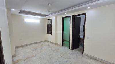 Bedroom Image of 1500 Sq.ft 3 BHK Builder Floor for rent in Gautam Nagar New Delhi for Rs. 60000