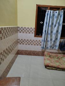 Bathroom Image of 500 Sq.ft 2 BHK Builder Floor for rent in Sangillyandapuram Tiruchirappalli for Rs. 8500