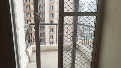 Balcony Image of 915 Sq.ft 2.5 BHK Apartment / Flat for rent in Amrapali Dream Valley 2, Noida Extension Greater Noida for Rs. 19000