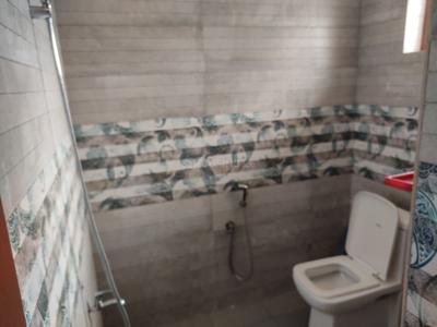 Bathroom Image of 1250 Sq.ft 2 BHK Apartment / Flat for rent in Mattannur Kannur for Rs. 20000