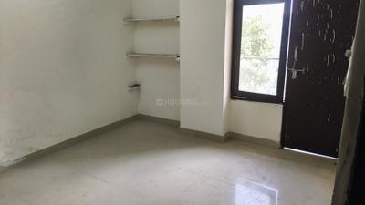 Bedroom Image of 625 Sq.ft 2 BHK Builder Floor for rent in Sector 104 Noida for Rs. 17000