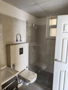 Bathroom Image of 1406 Sq.ft 3 BHK Apartment / Flat for rent in Mahanagar Colony Bareilly for Rs. 32000