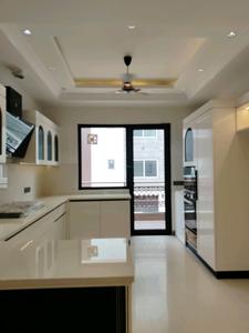 Kitchen Image of 2700 Sq.ft 4 BHK Builder Floor for sale in Ansal Esencia Sector 67, Sector 67 Gurgaon for Rs. 35000000