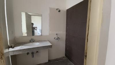 Bathroom Image of 2365 Sq.ft 4 BHK Apartment / Flat for sale in Umang Monsoon Breeze Phase 2, Sector 78 Gurgaon for Rs. 24000000