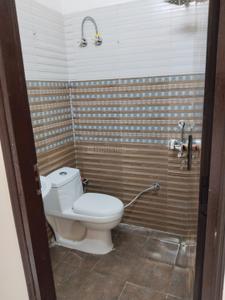Bathroom Image of 750 Sq.ft 1 BHK Independent House for rent in Vasundhara Ghaziabad for Rs. 15000