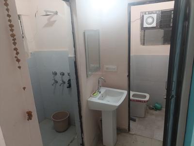 Bathroom Image of 650 Sq.ft 1 BHK Apartment / Flat for rent in UPAVP Brahmputra Enclave, Siddharth Vihar Ghaziabad for Rs. 13000