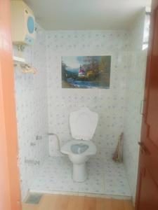 Bathroom Image of 600 Sq.ft 1 BHK Independent House for rent in Manjalpur Vadodara for Rs. 8000