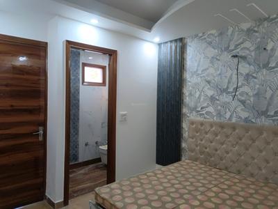 Bedroom Image of 1125 Sq.ft 4 BHK Apartment / Flat for sale in Sector 38 Rohini New Delhi for Rs. 7500000