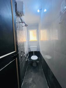 Bathroom Image of 600 Sq.ft 1 BHK Apartment / Flat for rent in Kharadi Pune for Rs. 23000