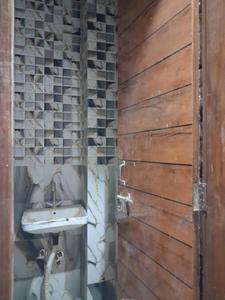 Common Bathroom Image of 900 Sq.ft 2 BHK Apartment / Flat for sale in Vinayak County, Sector 73 Noida for Rs. 4000000