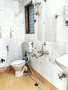 Bathroom Image of 600 Sq.ft 1 BHK Apartment / Flat for sale in Dahisar West Mumbai for Rs. 11000000