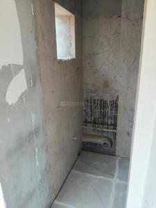 Bathroom Image of 700 Sq.ft 2 BHK Apartment / Flat for sale in Behala Kolkata for Rs. 2800000