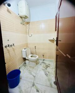 Bathroom Image of 1257 Sq.ft 2 BHK Builder Floor for rent in Sector 46 Gurgaon for Rs. 33500