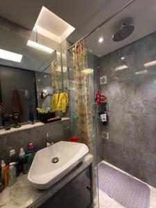 Bathroom Image of 900 Sq.ft 2 BHK Apartment / Flat for sale in Khar West Mumbai for Rs. 48000000