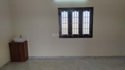 Living Room Image of 1200 Sq.ft 2 BHK Independent House for rent in Rathinam Nagar, Vadaveeranaickenpatty Theni for Rs. 12000