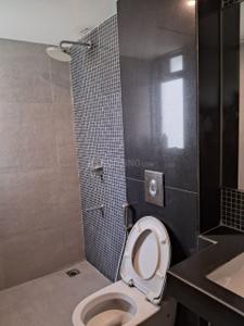 Bathroom Image of 1300 Sq.ft 3 BHK Apartment / Flat for sale in Lodha Luxuria Priva, Thane West Thane for Rs. 23500000